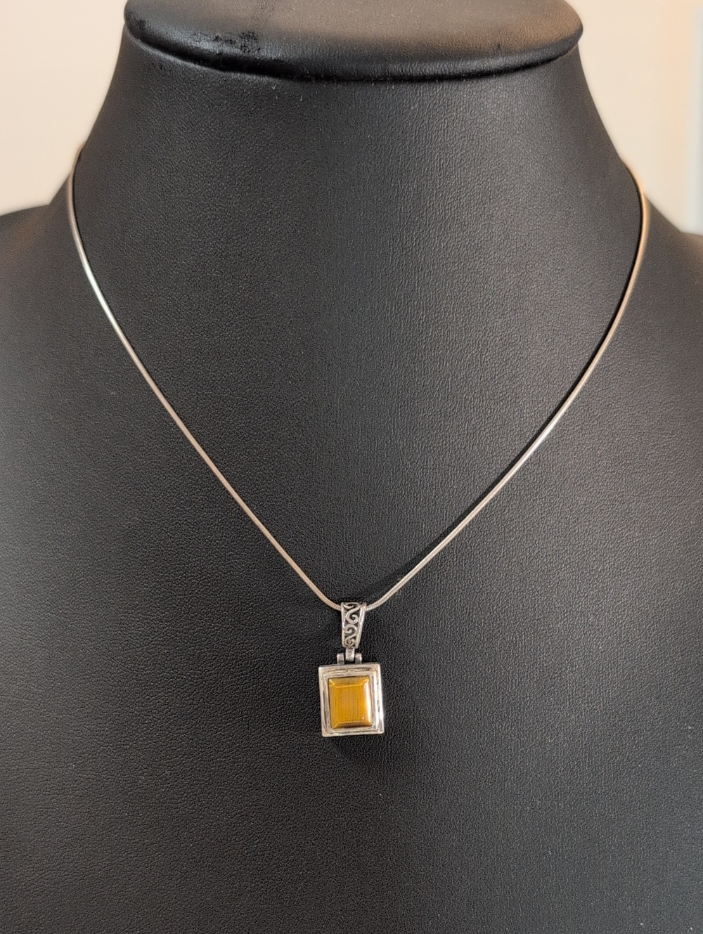 Vintage 925 Sterling Silver Tiger's Eye Pendant Necklace Filigree Floral Back